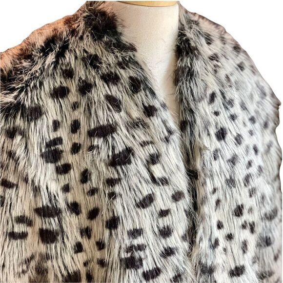 SAFARI BY IMPOSTER Faux Snow Leopard Bolero/Cropped Jacket - Picture 4 of 10